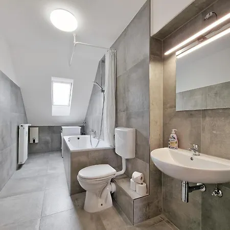 Apartment Tolstov - 3 And 4 Duisburg