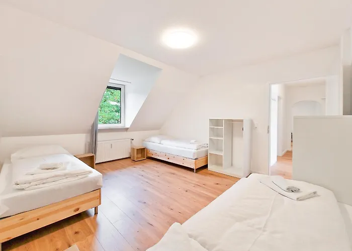 Tolstov - 3 And 4 Lejlighed